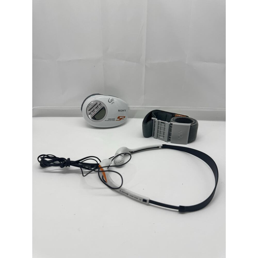 Sony Mega Bass S2 SRF-M85V walkman with headphones and arm band - works!